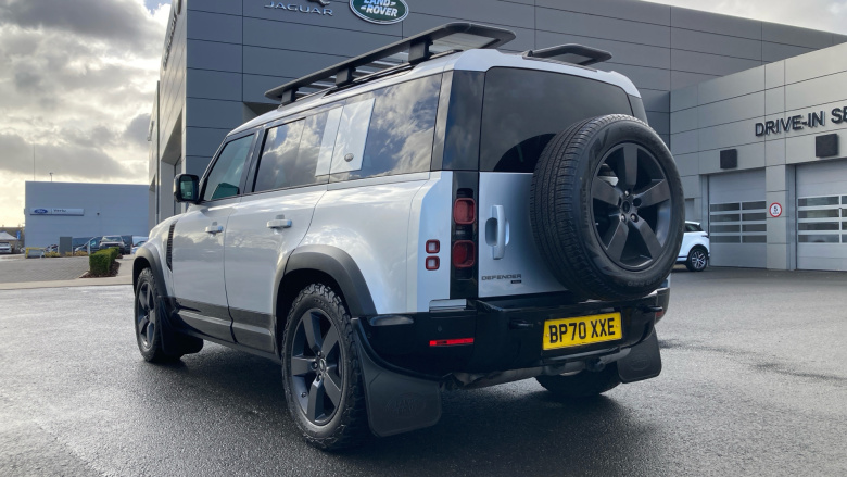 Land Rover Defender 3.0 D300 X-Dynamic HSE 110 5dr Auto Diesel Estate